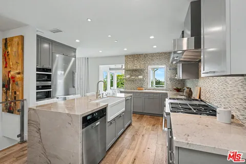 $5,395,000 | 922 Berkeley Street, Santa Monica, CA 90403