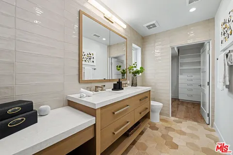 $5,395,000 | 922 Berkeley Street, Santa Monica, CA 90403