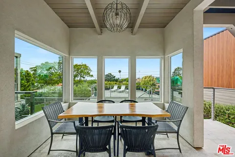 $5,395,000 | 922 Berkeley Street, Santa Monica, CA 90403