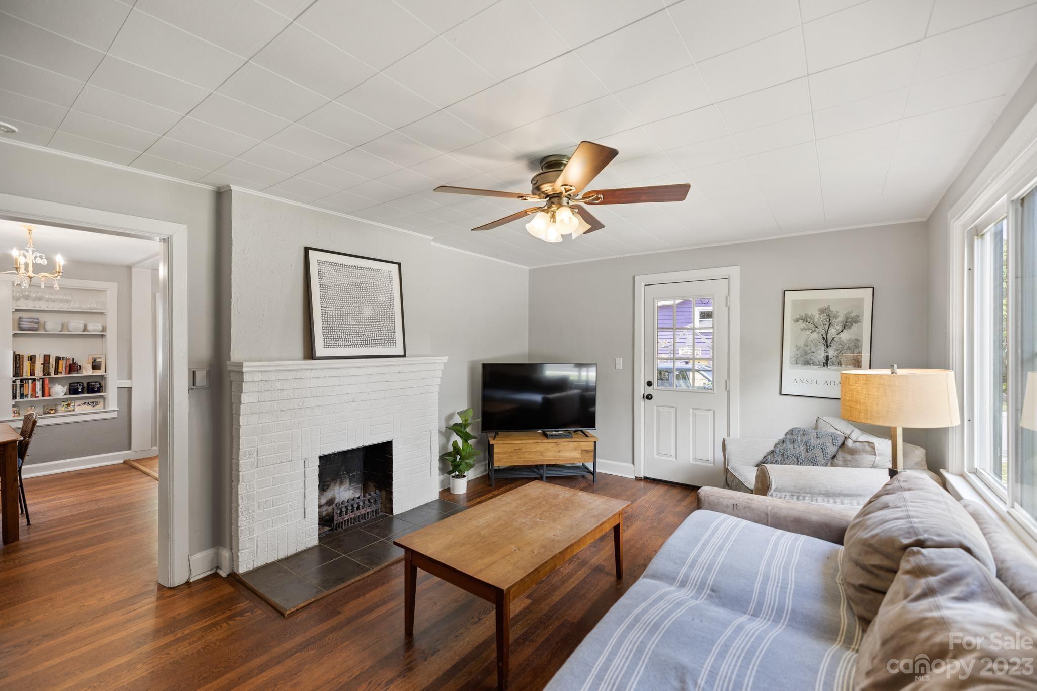 211 Brevard Road Asheville, NC 28806 - Photo 4 of 33 Gallery Image 4