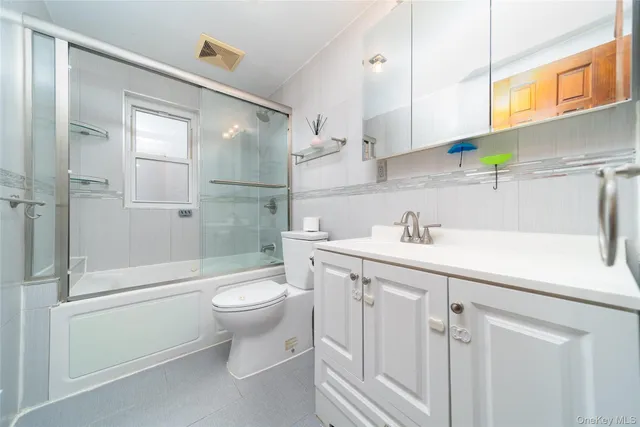 $1,298,000 | 151-25 21st Avenue | Whitestone