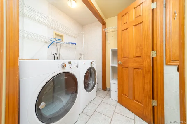 $1,298,000 | 151-25 21st Avenue | Whitestone