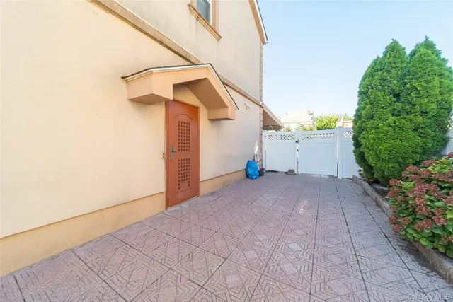 $1,298,000 | 151-25 21st Avenue | Whitestone