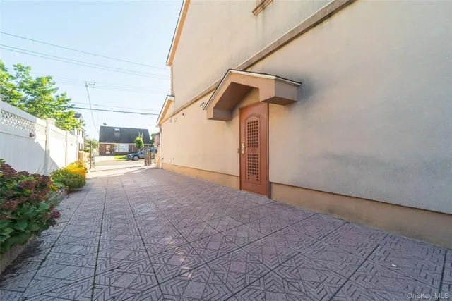 $1,298,000 | 151-25 21st Avenue | Whitestone