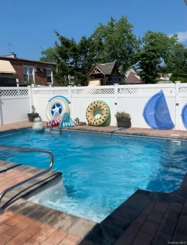 $1,298,000 | 151-25 21st Avenue | Whitestone