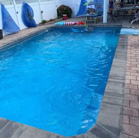 $1,298,000 | 151-25 21st Avenue | Whitestone