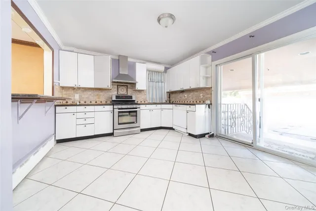 $1,298,000 | 151-25 21st Avenue | Whitestone