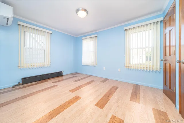 $1,298,000 | 151-25 21st Avenue | Whitestone