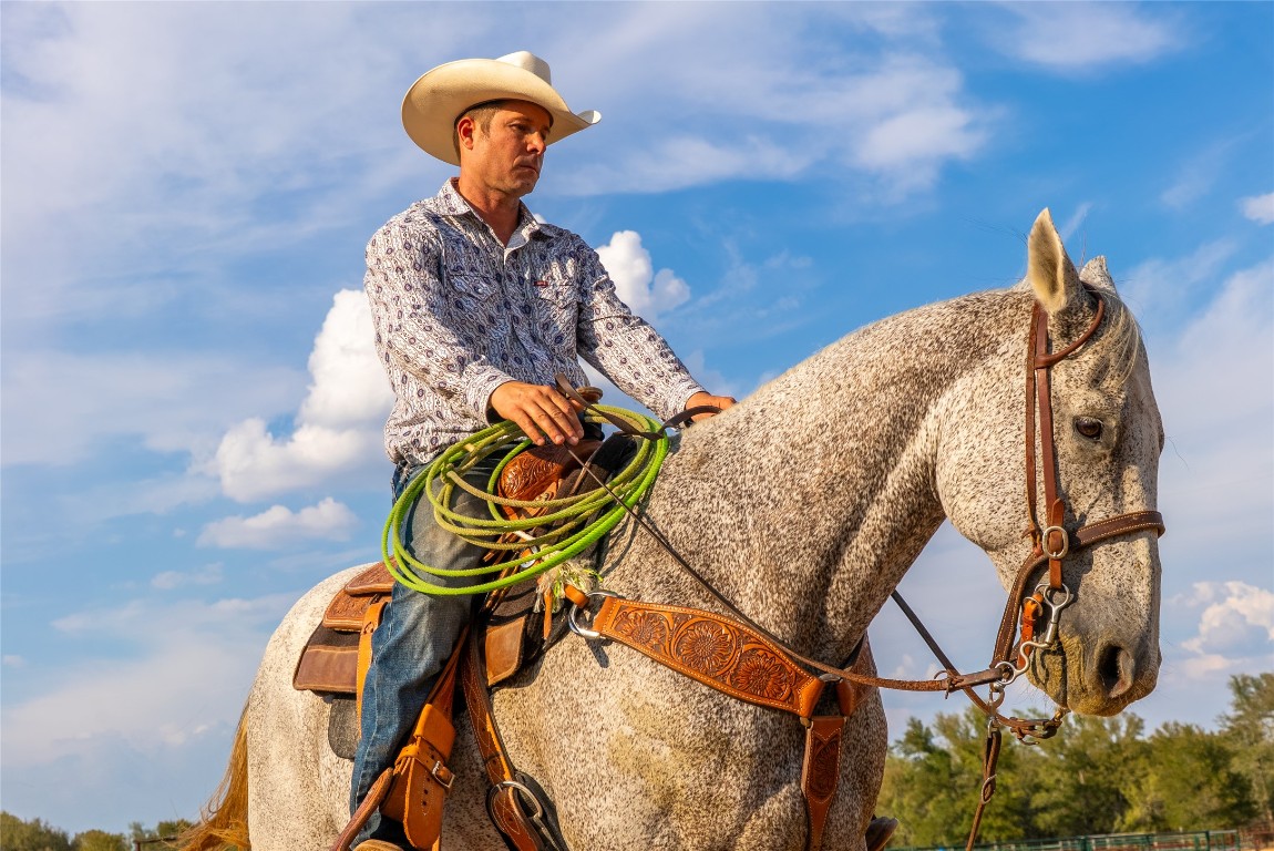 1000 Oil Field Road Lockhart, TX 78644 - Photo 6 of 39