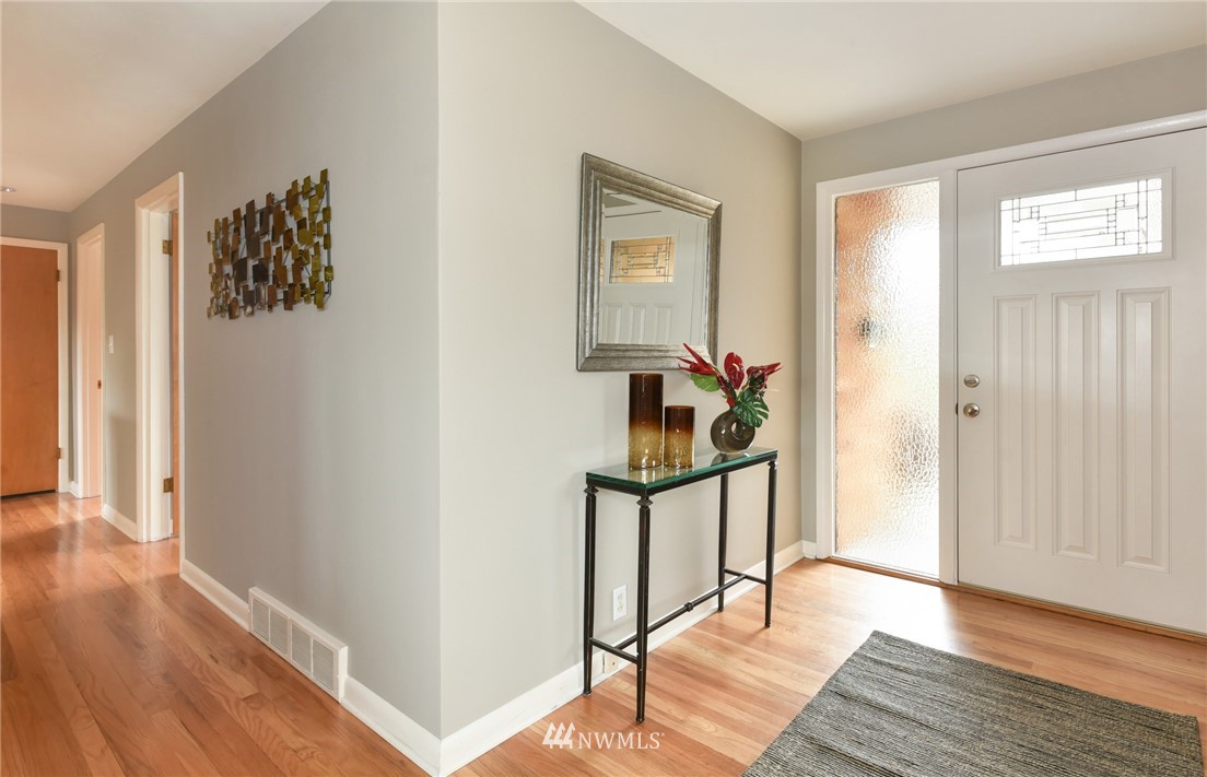 4010 Southwest Director Street Seattle, WA 98136 - Photo 11 of 25 Gallery Image 11