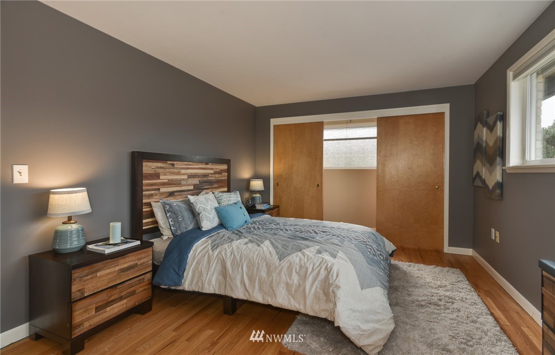 4010 Southwest Director Street Seattle, WA 98136 - Photo 9 of 25 Gallery Image 9