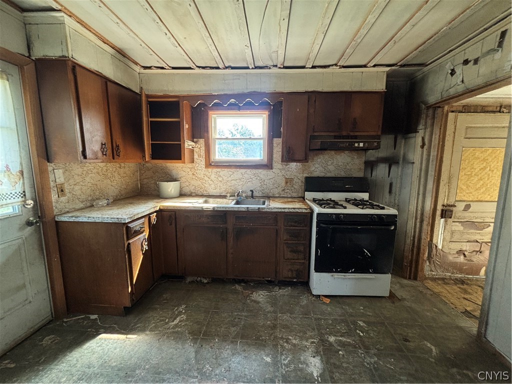 211 East Whitesboro Street Rome, NY 13440 - Photo 8 of 32