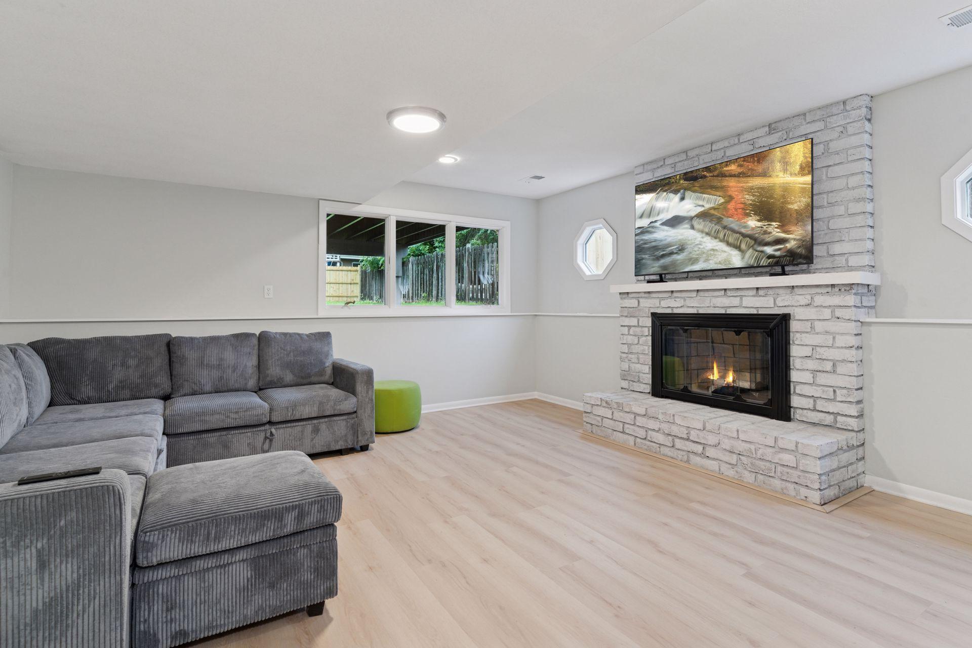 613 South Owasso Boulevard West Roseville, MN 55113 - Photo 18 of 29