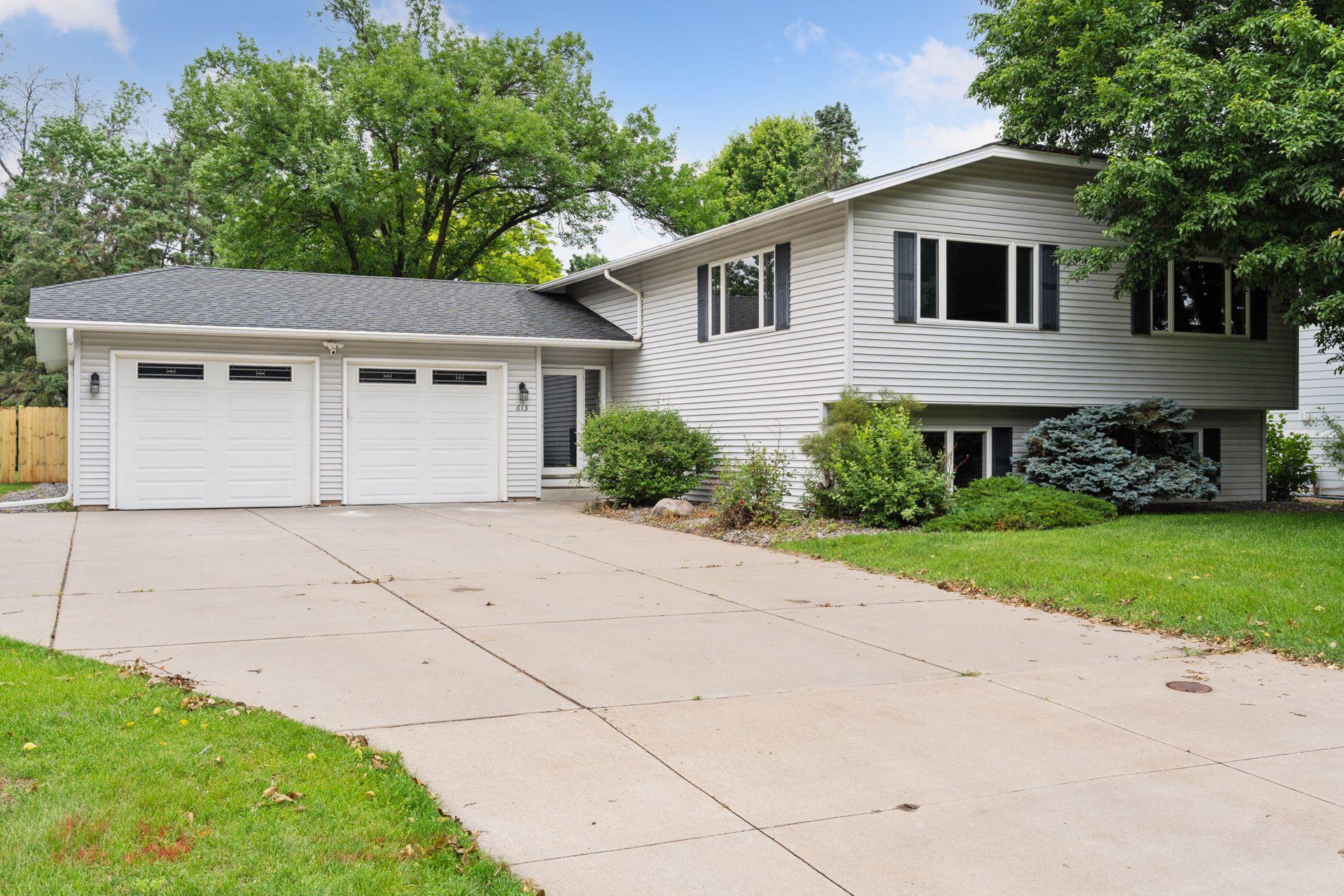 613 South Owasso Boulevard West Roseville, MN 55113 - Photo 2 of 29