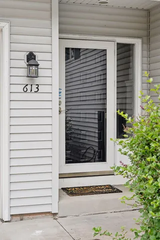 $614,900 | 613 South Owasso Boulevard West, Roseville, MN 55113