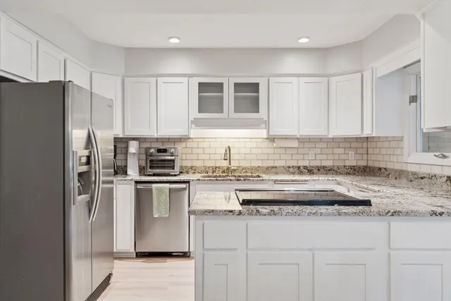 $614,900 | 613 South Owasso Boulevard West, Roseville, MN 55113