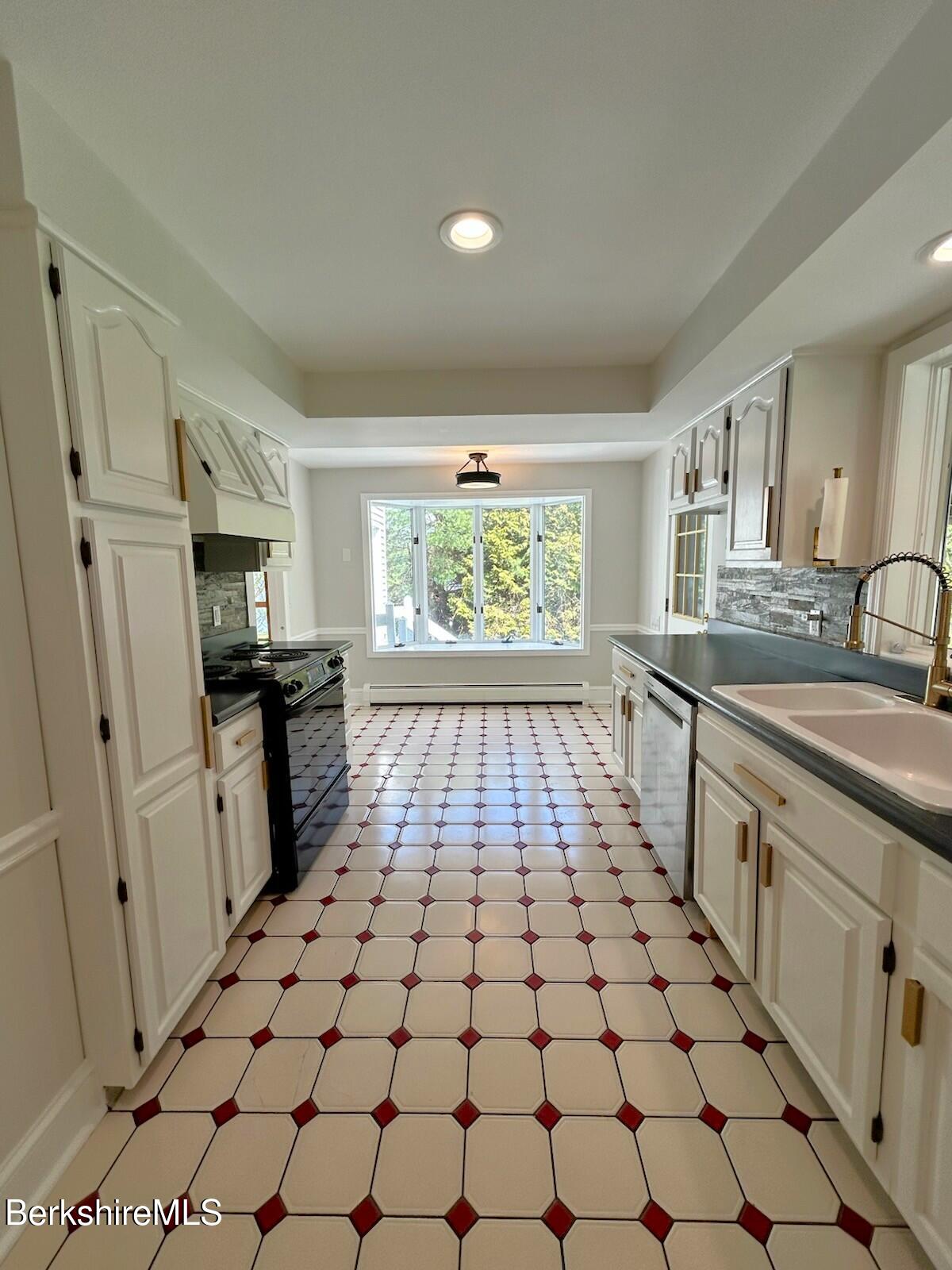68 Ridge Avenue Pittsfield, MA 01201 - Photo 27 of 56 IMG_0050