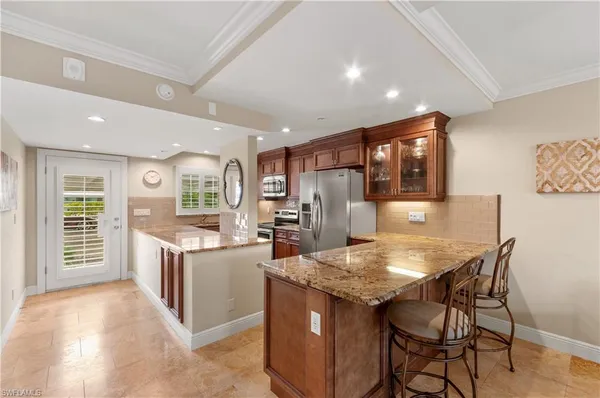 $575,000 | 414 Broad Avenue South, Unit H414, Naples, FL 34102