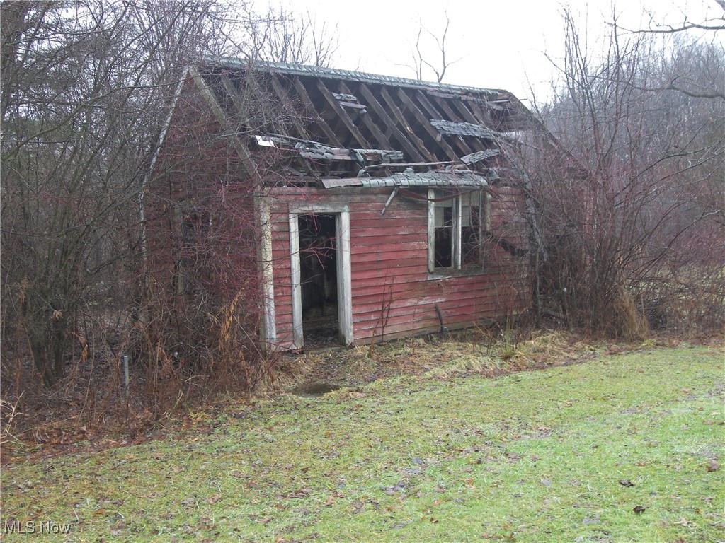 13717 Caves Road Novelty, OH 44072 - Photo 8 of 33 Rotting outbuilding