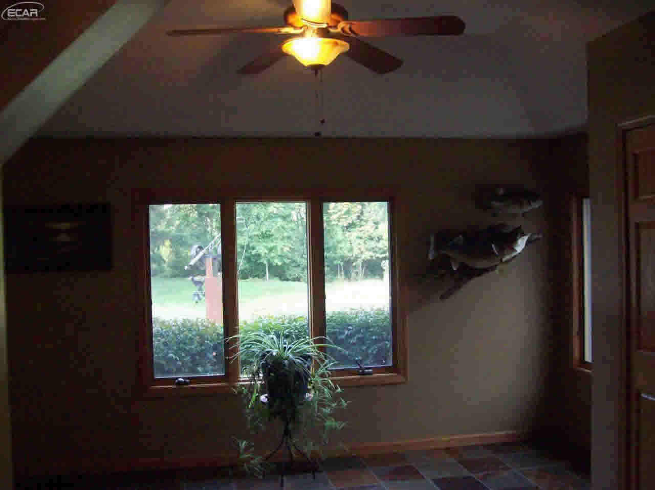 8033 Hogan Road Fenton, MI 48430 - Photo 15 of 34 21368191-14.JPG