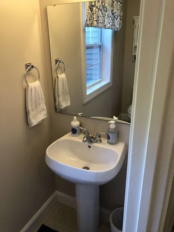 $614,000 | 15 Bootland Farm Road, Newton, NH 03858