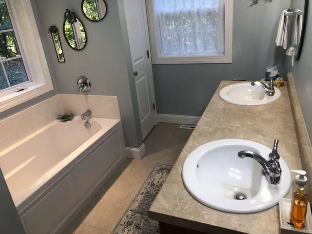 $614,000 | 15 Bootland Farm Road, Newton, NH 03858