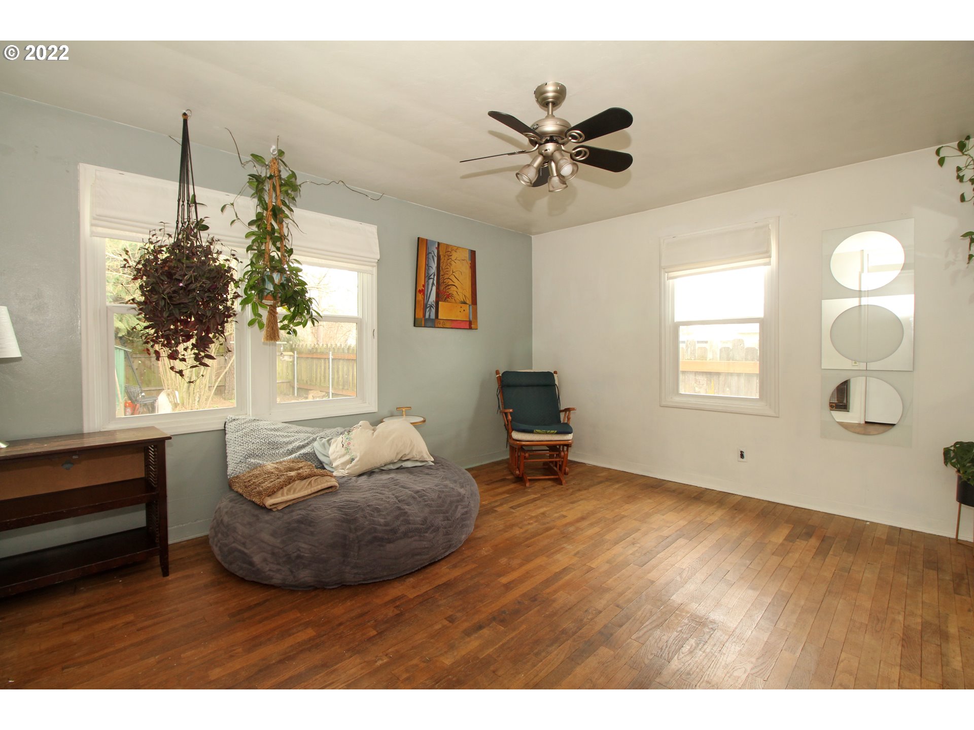1939 E Street Springfield, OR 97477 - Photo 18 of 32 a living room with furniture and a window
