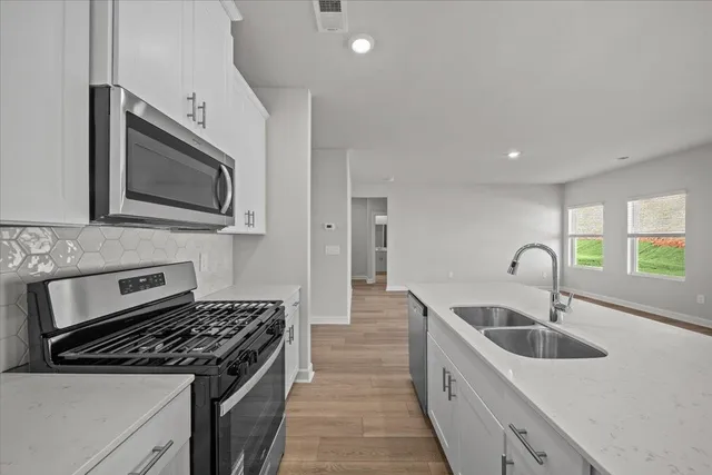 $342,900 | 831 Penfold Pointe, Wellford, SC 29385