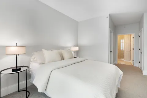 $625,000 | 100 East 14th Street, Unit 2106, Chicago, IL 60605