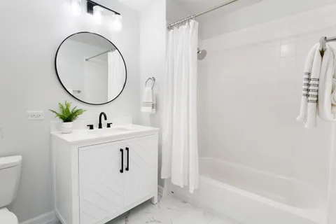 $625,000 | 100 East 14th Street, Unit 2106, Chicago, IL 60605