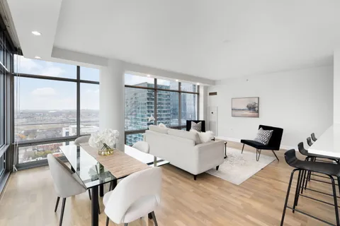 $625,000 | 100 East 14th Street, Unit 2106, Chicago, IL 60605