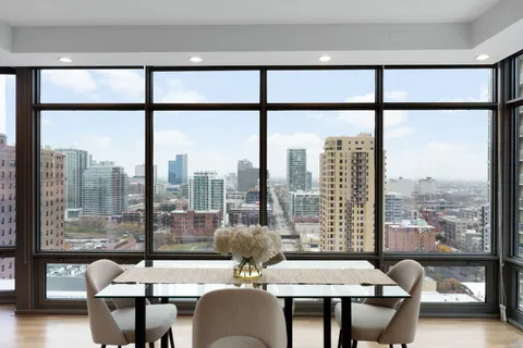 $625,000 | 100 East 14th Street, Unit 2106, Chicago, IL 60605