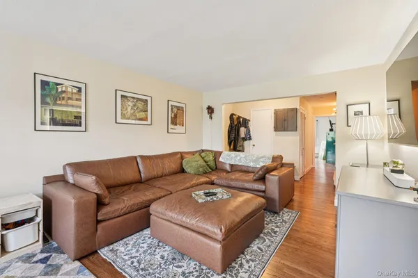 $425,000 | 668 Sierra Vista Lane, Valley Cottage, NY 10989