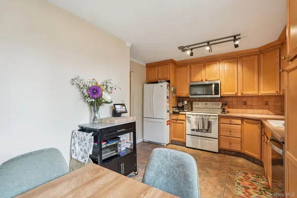 $425,000 | 668 Sierra Vista Lane, Valley Cottage, NY 10989