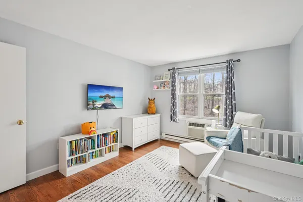 $425,000 | 668 Sierra Vista Lane, Valley Cottage, NY 10989