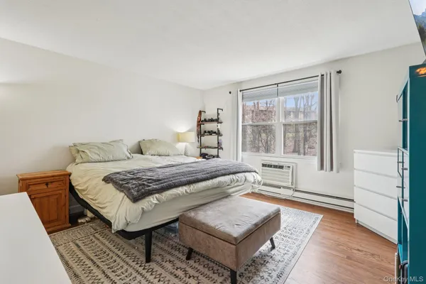 $425,000 | 668 Sierra Vista Lane, Valley Cottage, NY 10989