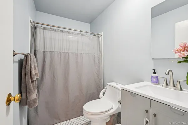 $425,000 | 668 Sierra Vista Lane, Valley Cottage, NY 10989