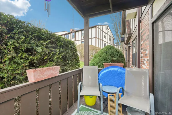 $425,000 | 668 Sierra Vista Lane, Valley Cottage, NY 10989