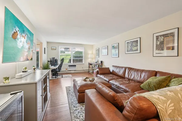 $425,000 | 668 Sierra Vista Lane, Valley Cottage, NY 10989