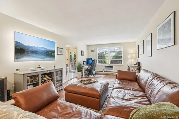 $425,000 | 668 Sierra Vista Lane, Valley Cottage, NY 10989