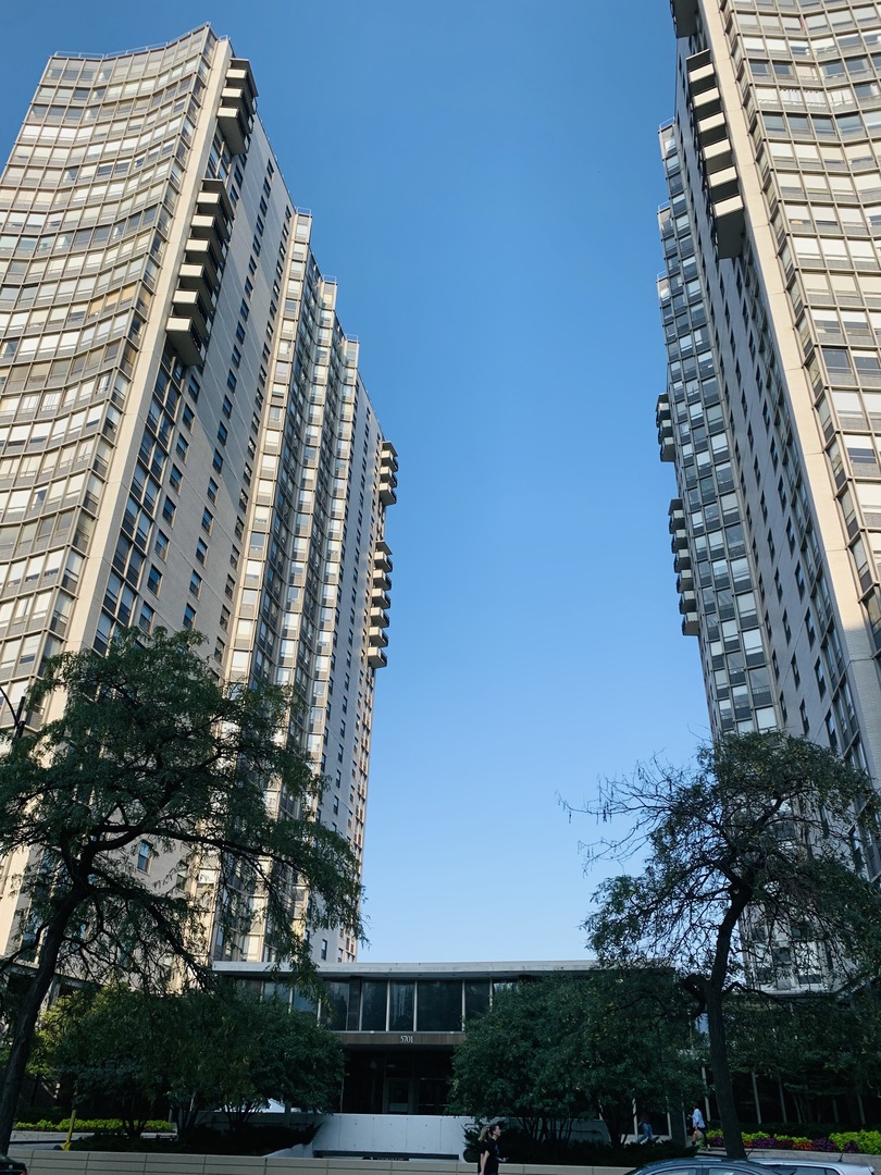 5701 North Sheridan Road, Unit 14B Chicago, IL 60660 - Photo 1 of 35