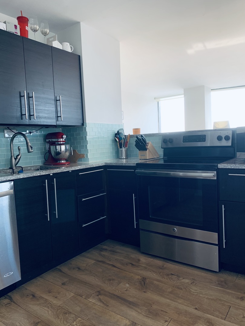 5701 North Sheridan Road, Unit 14B Chicago, IL 60660 - Photo 21 of 35