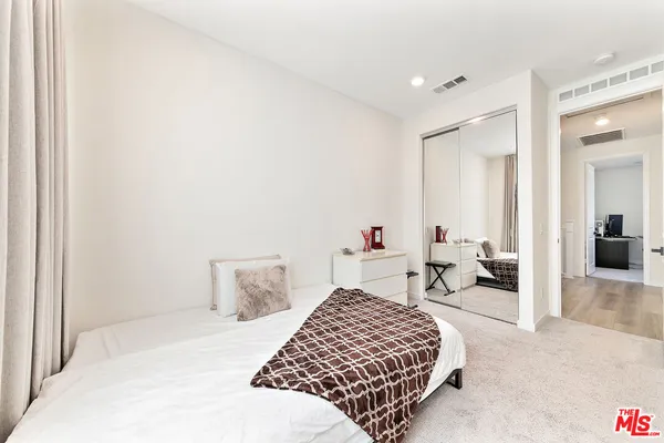 $649,000 | 27121 Vly Oak Place, Valencia, CA 91381