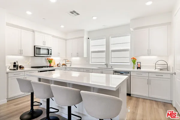 $649,000 | 27121 Vly Oak Place, Valencia, CA 91381