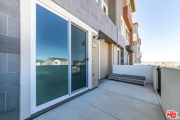 $649,000 | 27121 Vly Oak Place, Valencia, CA 91381