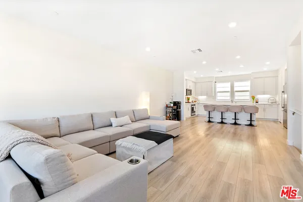 $649,000 | 27121 Vly Oak Place, Valencia, CA 91381