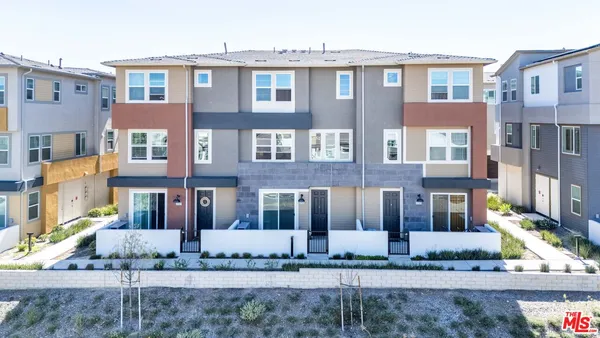 $649,000 | 27121 Vly Oak Place, Valencia, CA 91381