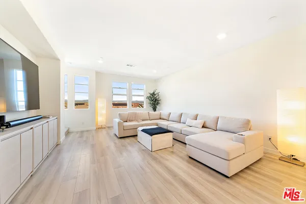 $649,000 | 27121 Vly Oak Place, Valencia, CA 91381