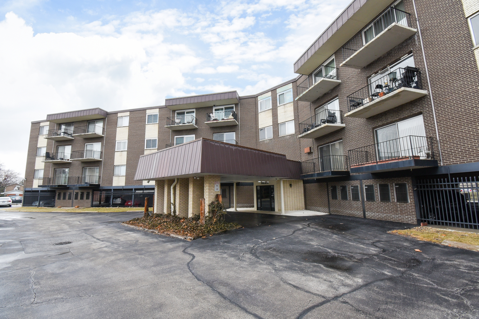 9820 South Pulaski Road, Unit 102 Oak Lawn, IL 60453 - Photo 1 of 18