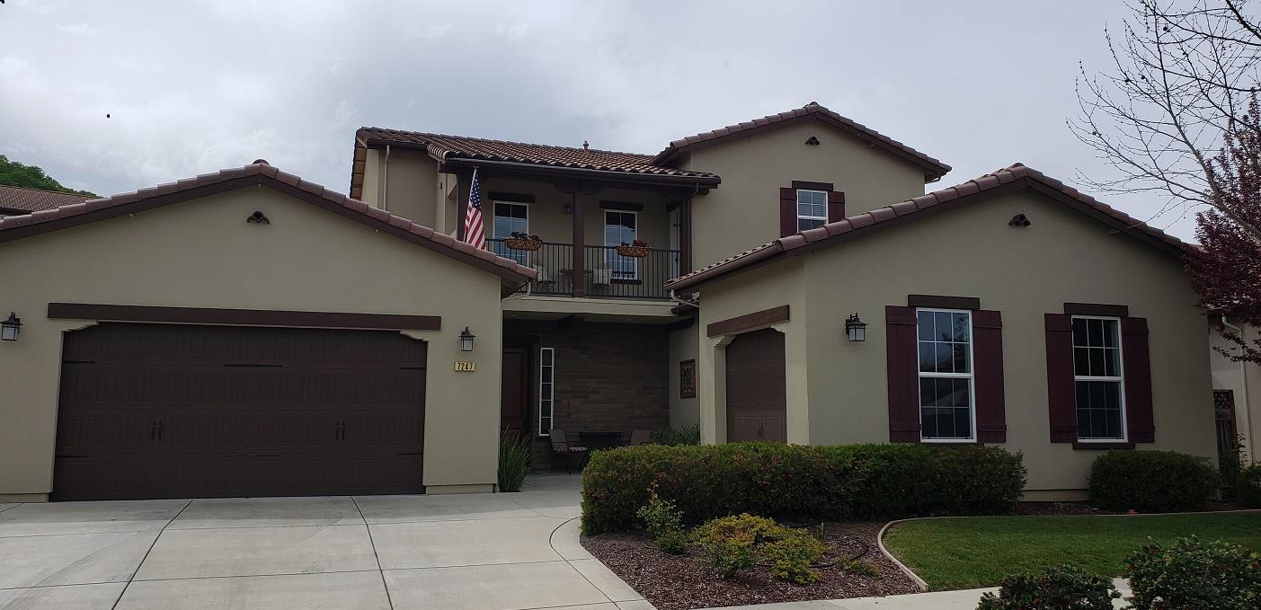 7247 Pitlochry Drive Gilroy, CA 95020 - Photo 39 of 44 a front view of a house with garden